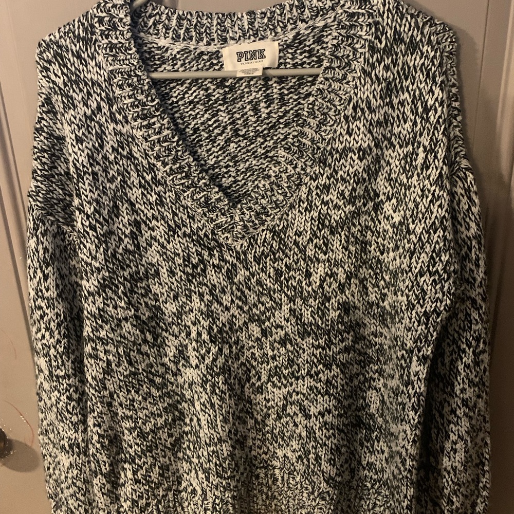 Sweater PINK! Black and white.